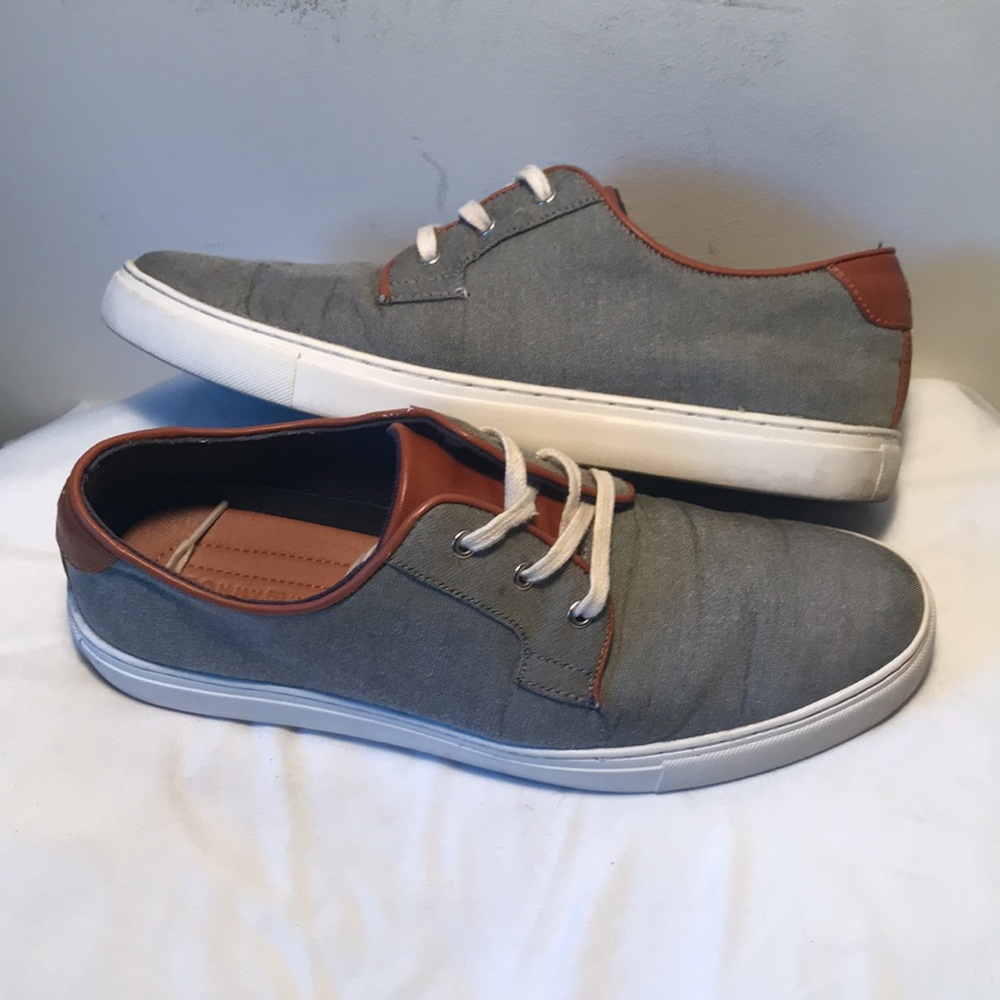 Tommy Hilfiger, size 9.5